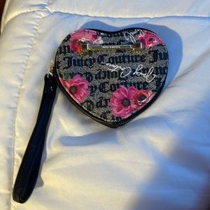 black and white Pink Floral Juicy Couture Heart Clutch w/ Strap